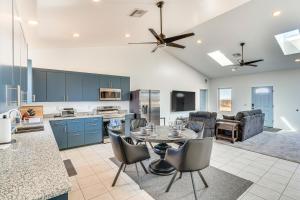 Stargazers Delight Mtn-View Pearce Home with Deck!