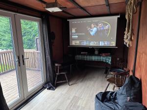 Exec 2 bed lodge in rural Wales with Cymru Holidays