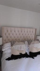 Cosy Studio Getaway - Free Parking & Central Links