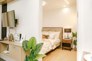 AR14 - 1BR Homish Hermit Arezzo