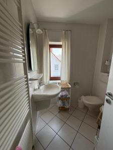 Ferienwohnung Milana, in einem Ferienhaus mit 3 Wohnungen in Putbus auf Rügen