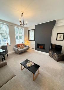 Modern 2 bed with parking in Marlow