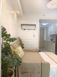 Cozy Simple Room by Metro Staycation