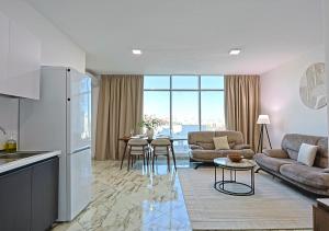 The Art Tower- 1BR, Durres Balcony View, Office,PC