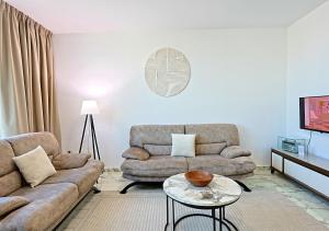 The Art Tower- 1BR, Durres Balcony View, Office,PC