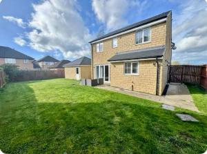 Elysian Escape, modern 5 bedroom house, sleeps 12