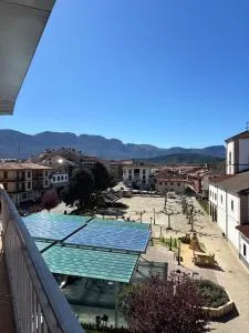 Céntrico espacioso y muy luminoso - Hoz de Mena