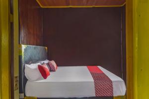 Hotel O Filadelfia Resto & Penginapan Near Benteng Moraya