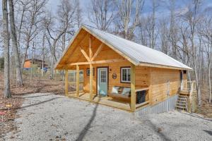 Hot Tub and Fire Pit Romantic Getaway in Frenchburg