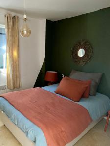 Villas Piscine chauffee, tennis, Mas provencal contemporain : photos des chambres