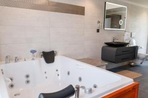 Comfort 4 bedroom villa yalova see view