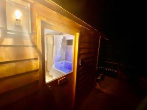 Chalets La cabane balneo vue mer : photos des chambres
