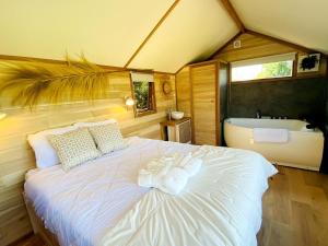 Chalets La cabane balneo vue mer : photos des chambres