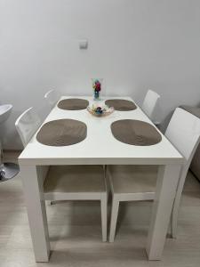 White Pearl Apartment - Top Location, Bright & Spacious, Newly Renovated