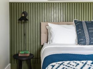 Perch Cottages #7 - Creek Access, Sauna, Mt views