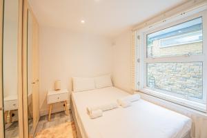 Charming Homely 3 Bedroom Flat In London