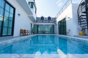 Queenstown Khaoyai