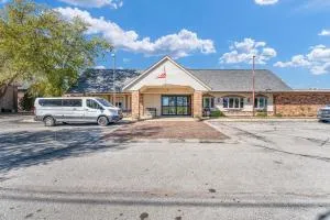 Eastlake Suites Hotel & Conference Center By OYO Urbana - دانفيل