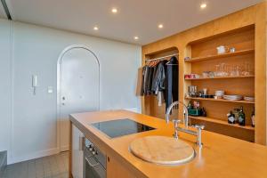 Uniek ingerichte ruimte met magnifiek zeezicht!