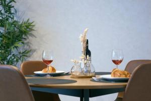 Central City Escape Modern Studio Near Everything