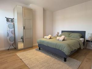 Prime Location 1BR Apartment Walk Everywhere