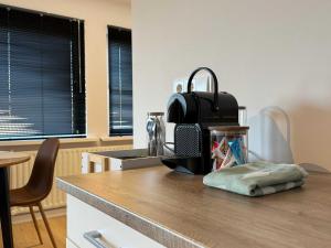 Prime Location 1BR Apartment Walk Everywhere