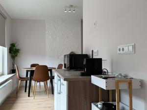 Prime Location 1BR Apartment Walk Everywhere