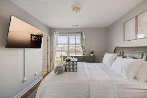 King and Queen Beds with a Gourmet Kitchen