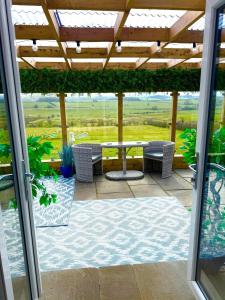 Barlosh Barony Tpod Lodge Ayrshire, Hotub, BBQ, Firepit, Pizza Oven