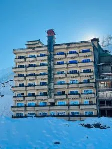 Gold Palace Hotel & Food Lounge - Tāl