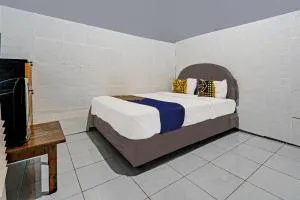 OYO 92269 Arjuna Homestay - Cibiru