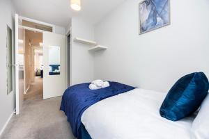 Spacious Four Bedroom Battersea House Contractors Families