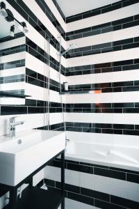 Hotels Hotel Le Croiseur Ginette - Entierement renove : photos des chambres