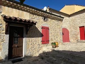 B&B / Chambres d'hotes Chambres privees - Maison d hotes Piot - Pennes-Le-Sec Drome : photos des chambres