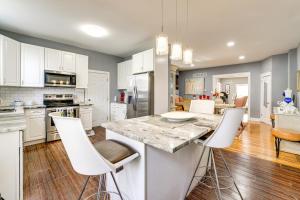 3 Mi to Penn Pet-Friendly Townhome in Yeadon!