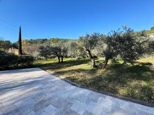 Provençal villa with pool