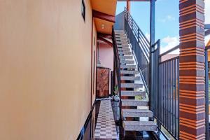 OYO Life 92353 Purnama Syariah Guest House