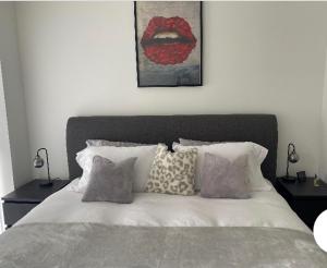 Luxury Super King Size Bed with Separate Bathroom