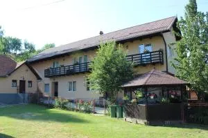 Pensiunea Claudia - 西蒙