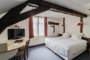 Hotels Hotel Les Trois Luppars : Chambre Triple Classique
