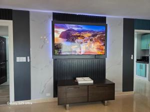 Elegant Spacious Apt on the Cinta Costera N#9