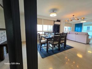 Elegant Spacious Apt on the Cinta Costera N#9