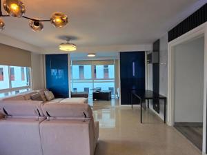 Elegant Spacious Apt on the Cinta Costera N#9