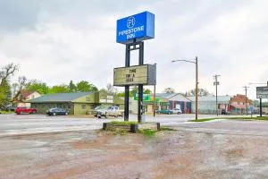 OYO Hotel Pipestone MN, Canterbury Park - Pipestone