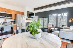 Luray Black Walnut Cabin on 2 Acres with Fire Pit!