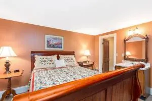 Briarstone Inn Unit 3 - Dubuque