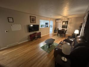 2br 1 bath Upstairs AC WD Barnum West Near Belmar