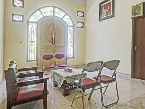 Hotel O Excellent Kost - 2hvězdičkové hotely ve městě Jambi