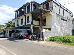 OYO Life 92622 Jatiluhur Kost Syariah - Kasri