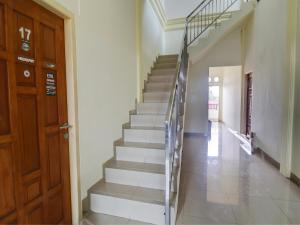 OYO Life 92637 Kost Arya Exclusive